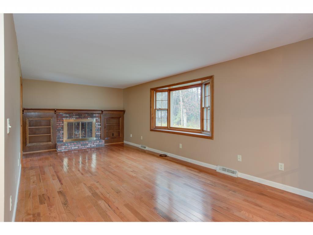 22 Sand Hill Road Hudson, NH 03051 - Photo 3 of 21