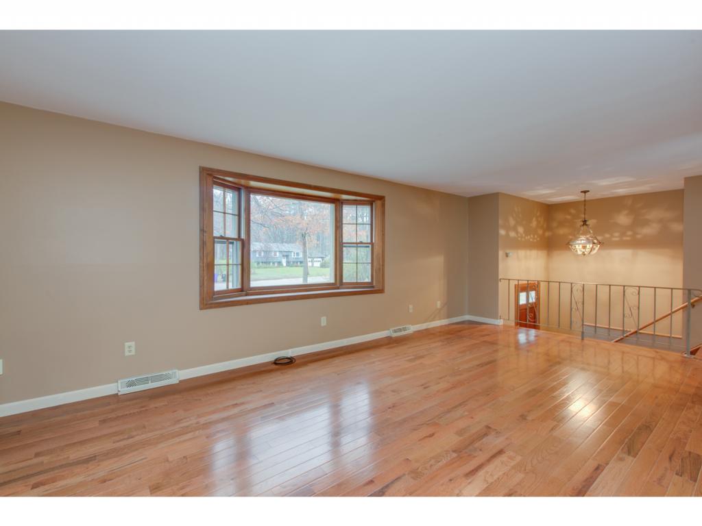 22 Sand Hill Road Hudson, NH 03051 - Photo 6 of 21
