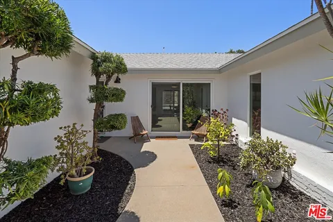 $999,000 | 8977 Riderwood Drive, Sunland, CA 91040