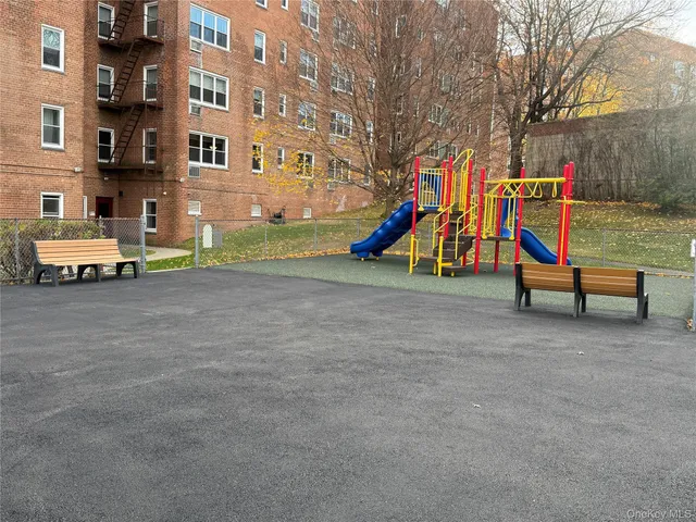 $135,000 | 76 Dehaven Drive, Unit 3M, Yonkers, NY 10703