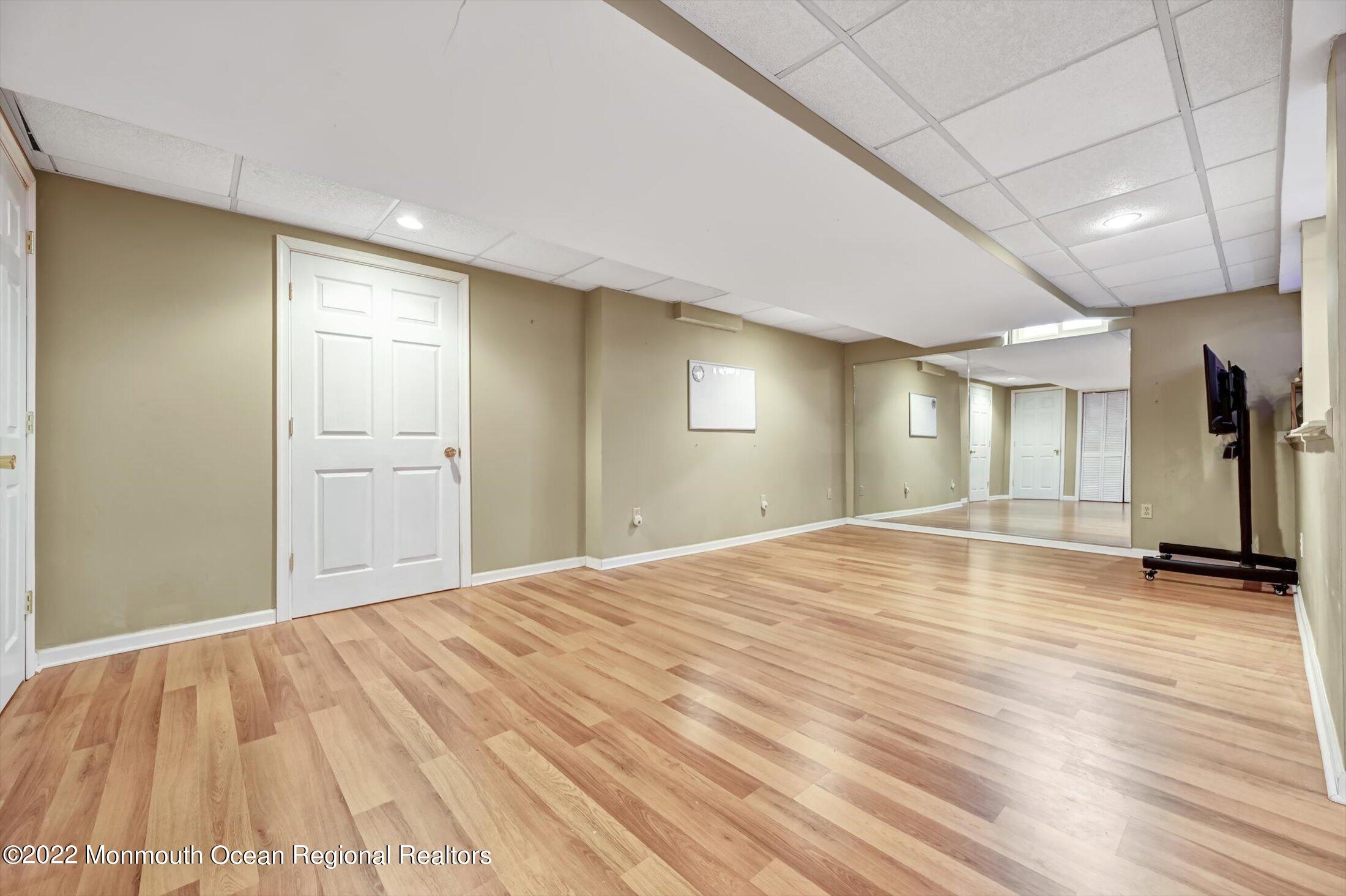 111 West Shenendoah Road Howell, NJ 07731 - Photo 29 of 46 29-22456937