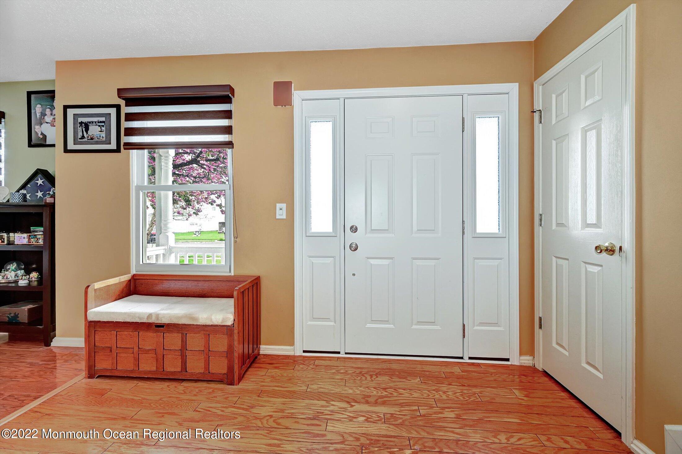 111 West Shenendoah Road Howell, NJ 07731 - Photo 3 of 46 03-22456700