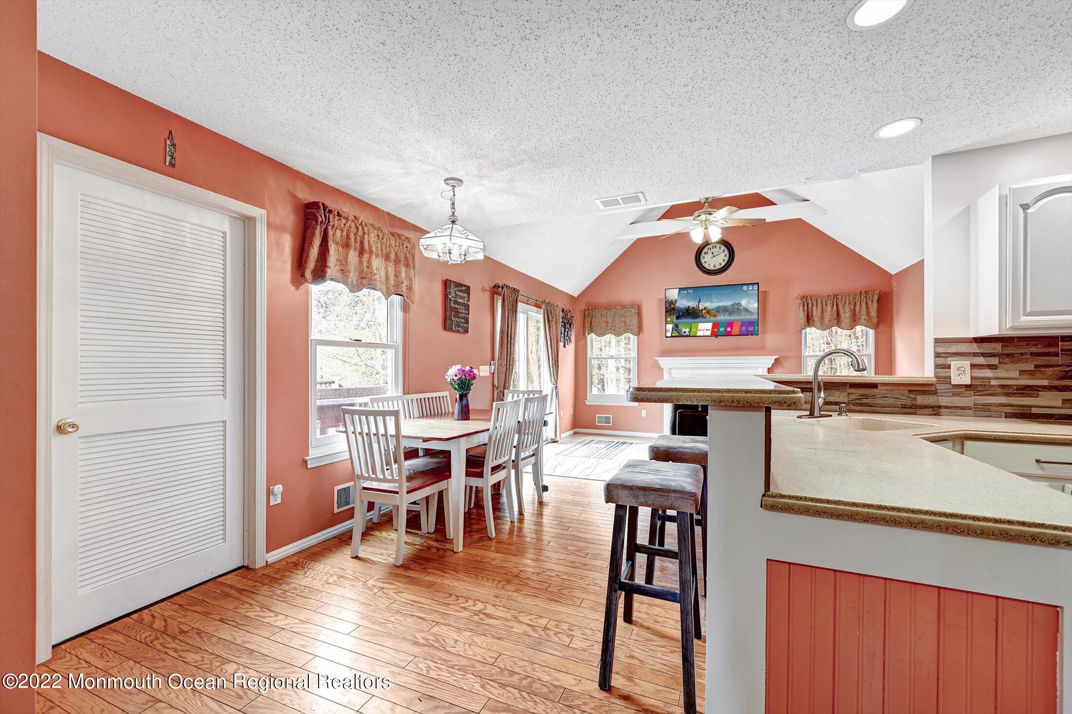 111 West Shenendoah Road Howell, NJ 07731 - Photo 5 of 46 05-22456715