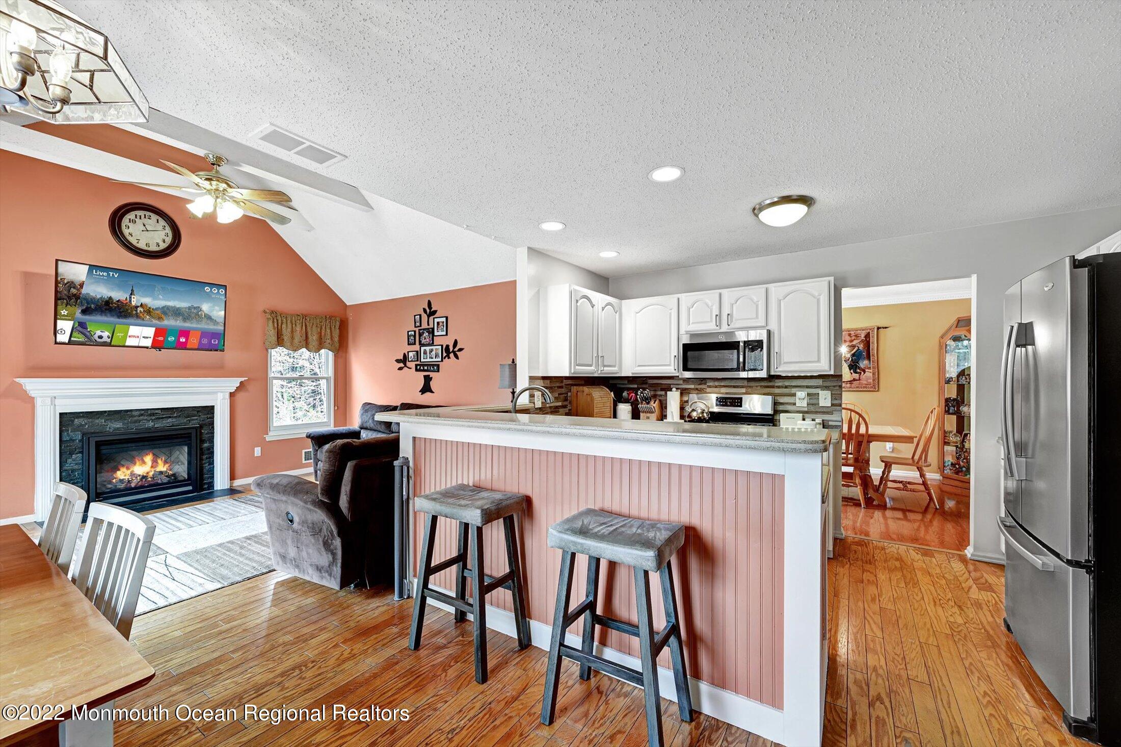 111 West Shenendoah Road Howell, NJ 07731 - Photo 7 of 46 07-22456727