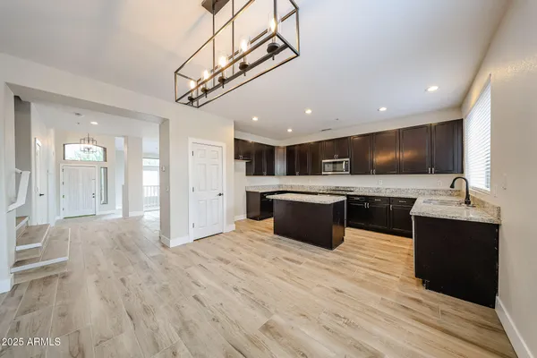 $4,095 | 6033 East Smokehouse Trail, Scottsdale, AZ 85266