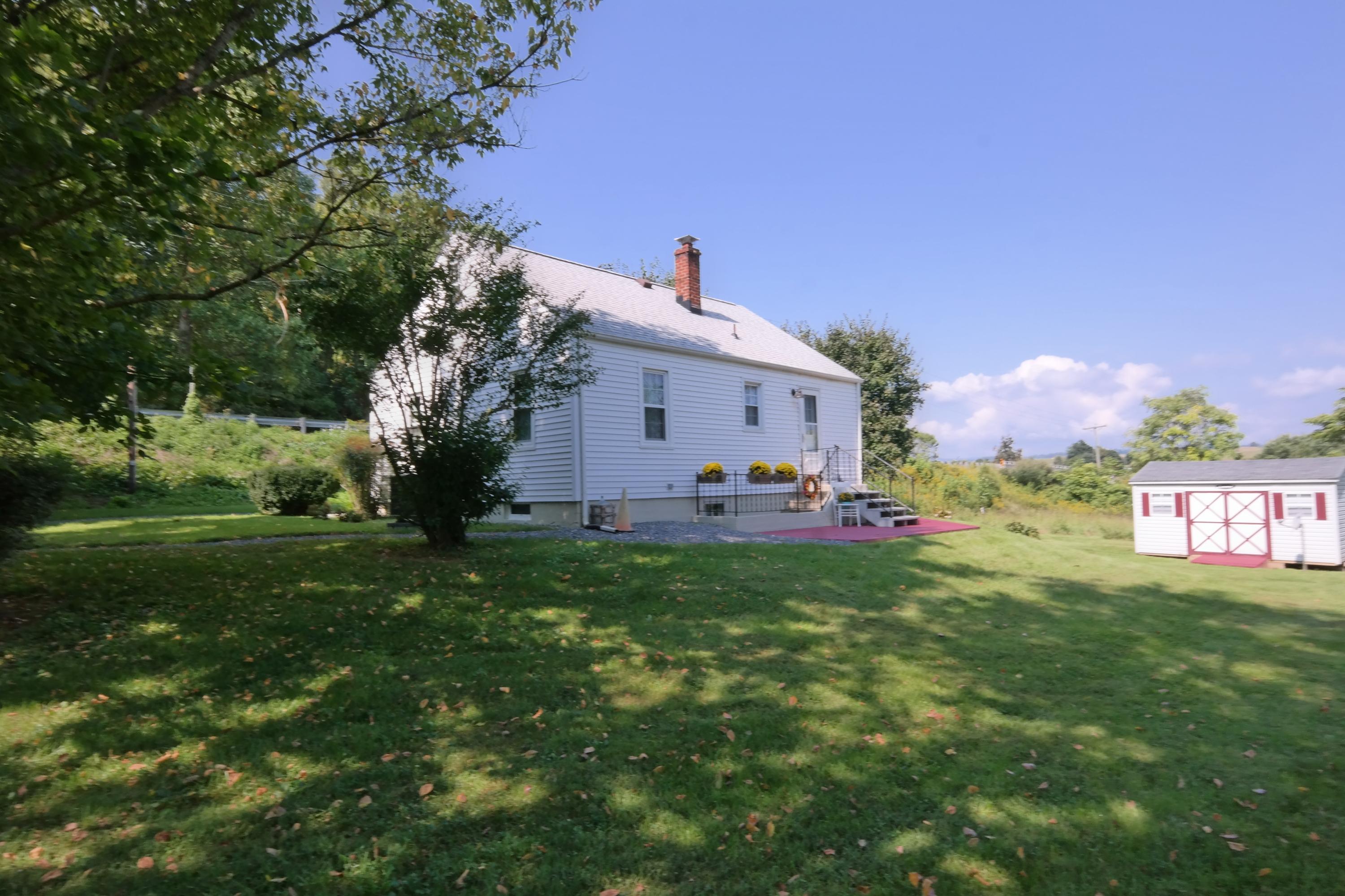 291 Hardbarger Road Buchanan, VA 24066 - Photo 12 of 22 Back of home 2