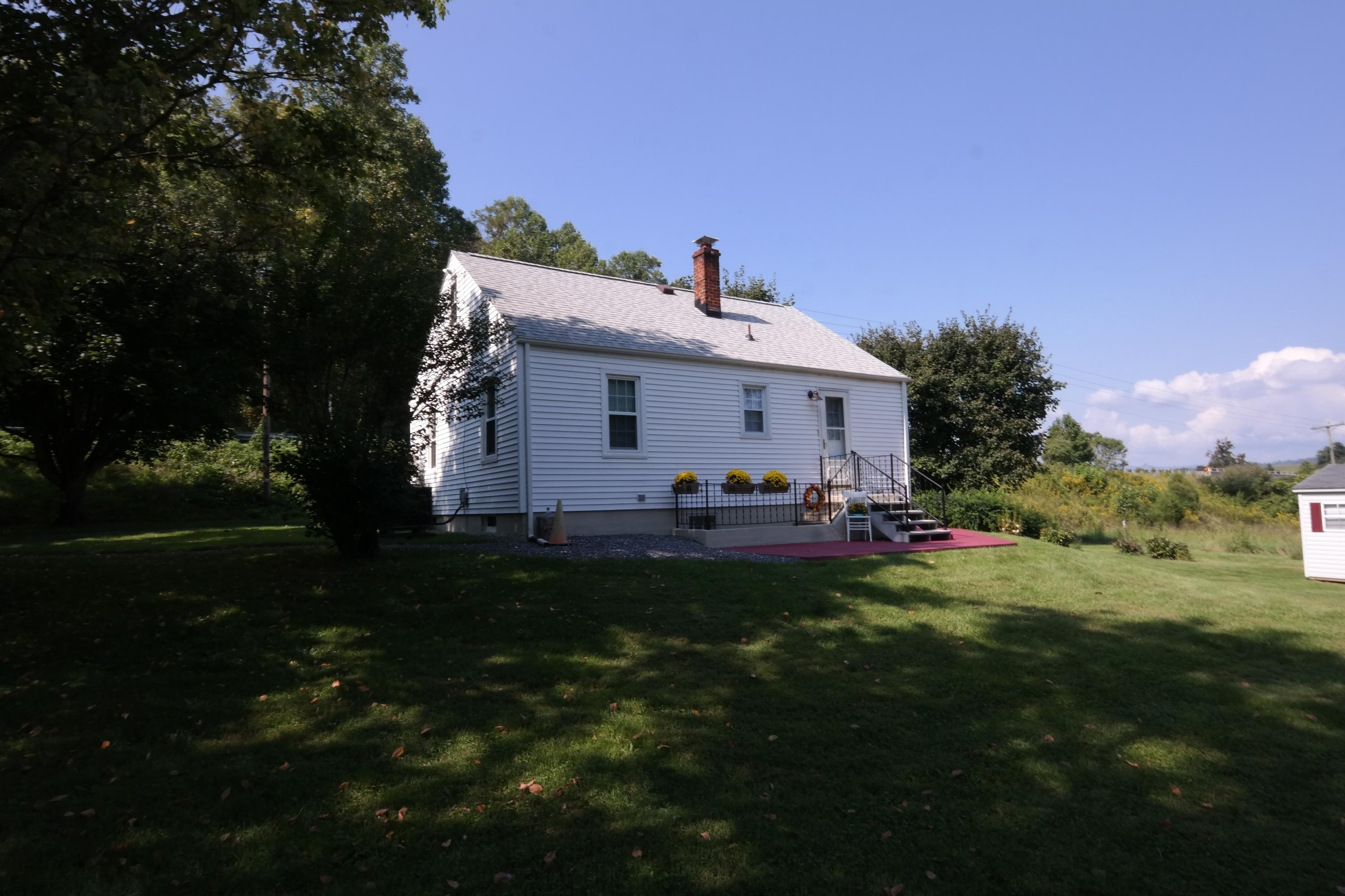 291 Hardbarger Road Buchanan, VA 24066 - Photo 13 of 22 Back of home 3