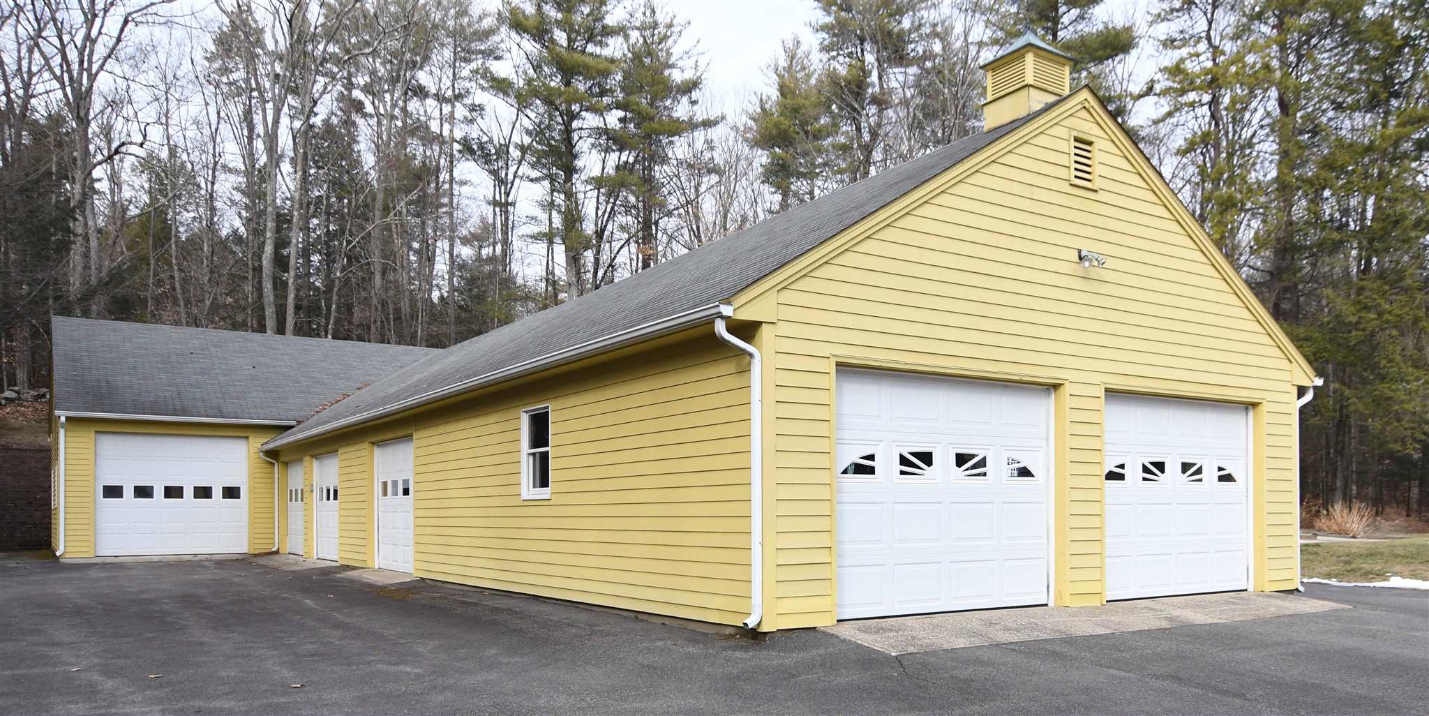 235 Raymond Road Chester, NH 03036 - Photo 3 of 39