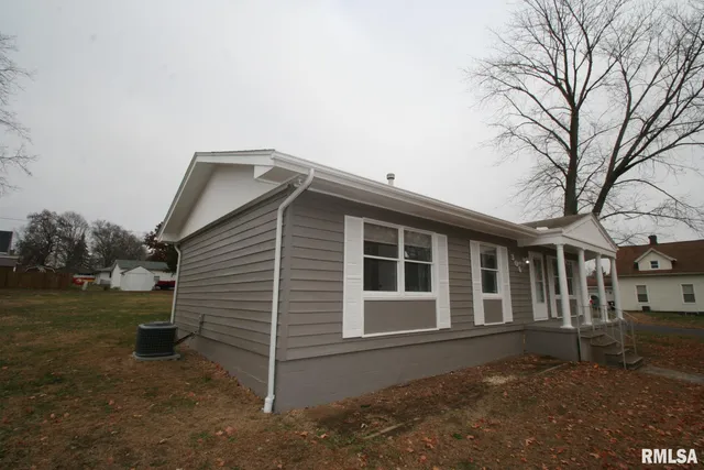 $189,900 | 306 East Madison Street, Mackinaw, IL 61755