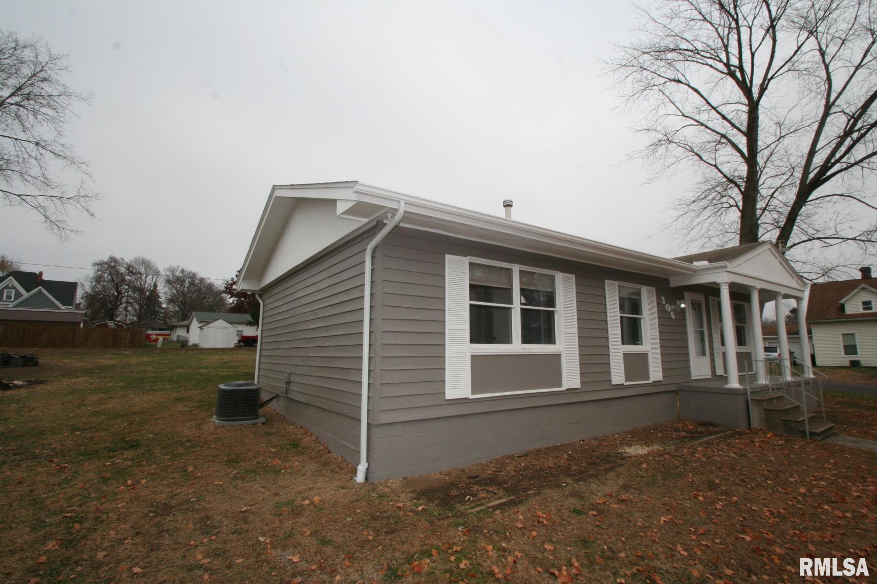 306 East Madison Street Mackinaw, IL 61755 - Photo 6 of 29