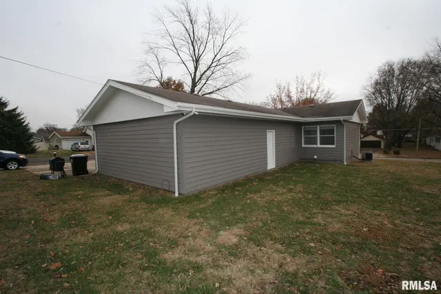 $189,900 | 306 East Madison Street, Mackinaw, IL 61755