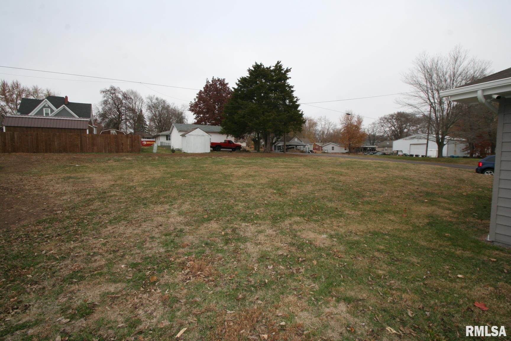 306 East Madison Street Mackinaw, IL 61755 - Photo 9 of 29