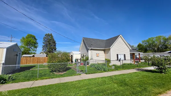 $154,900 | 206 North Walnut Street, Roachdale, IN 46172