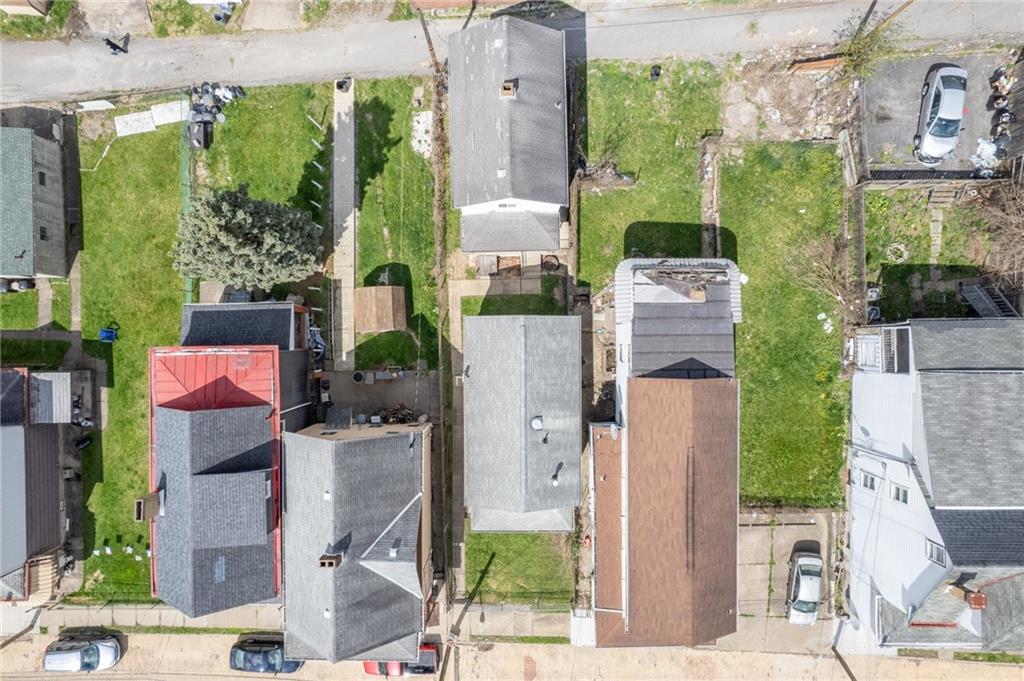 808 10th Street McKees Rocks, PA 15136 - Photo 4 of 34 Aerial of both homes on the lot.