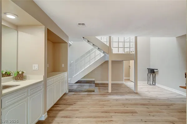 $2,400 | 2403 El Cortez Avenue, Las Vegas, NV 89102