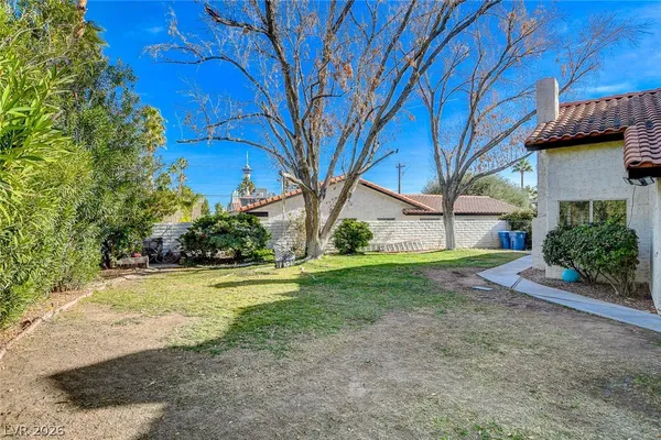 $2,400 | 2403 El Cortez Avenue, Las Vegas, NV 89102