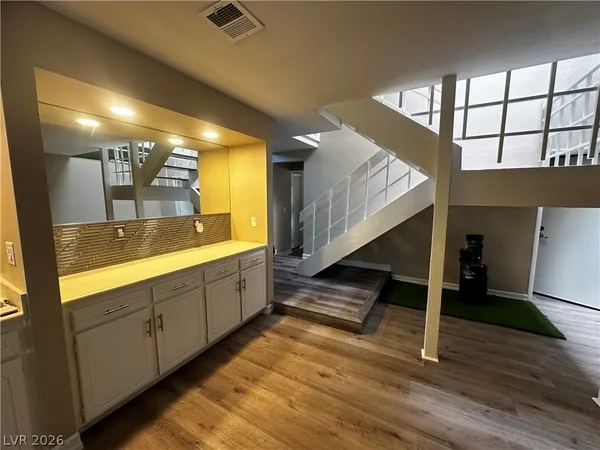 $2,400 | 2403 El Cortez Avenue, Las Vegas, NV 89102