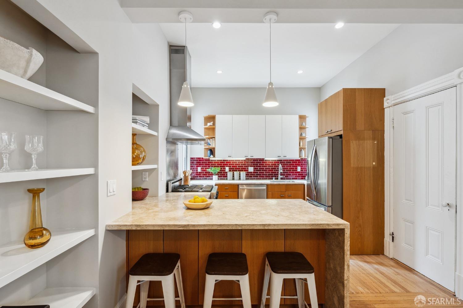 16 A Henry Street San Francisco, CA 94114 - Photo 3 of 36