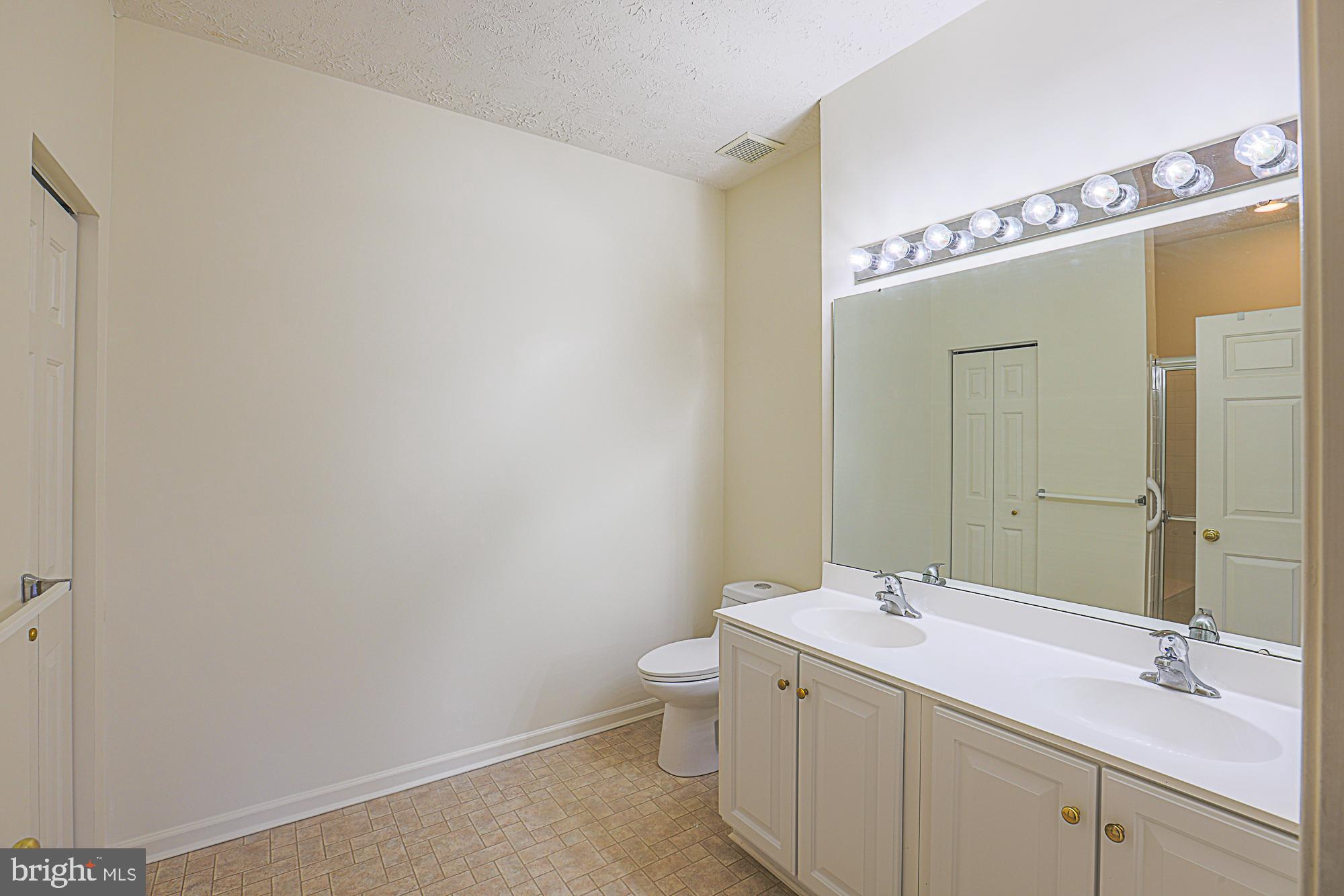 9615 Haven Farm Road, Unit 9615J Perry Hall, MD 21128 - Photo 18 of 26 Primary Bath