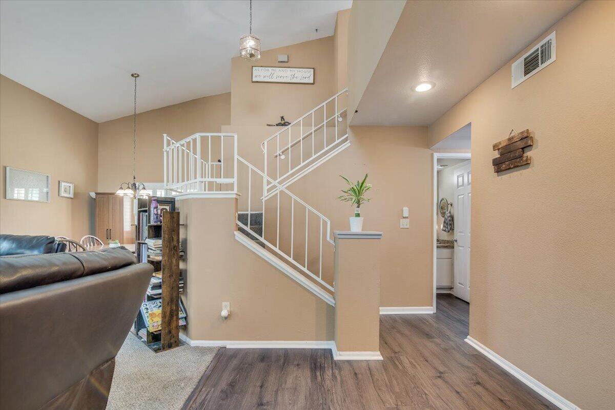 1212 Timothy Court Lompoc, CA 93436 - Photo 2 of 29 07-DSC_9743