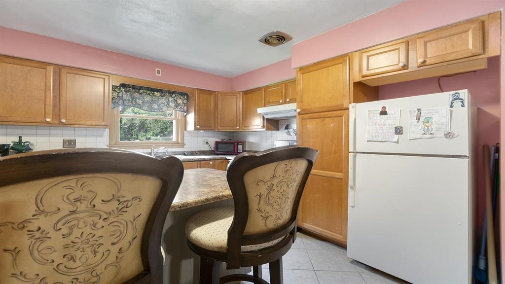 218 Rome Avenue Rockford, IL 61107 - Photo 11 of 44 Gallery Image 11