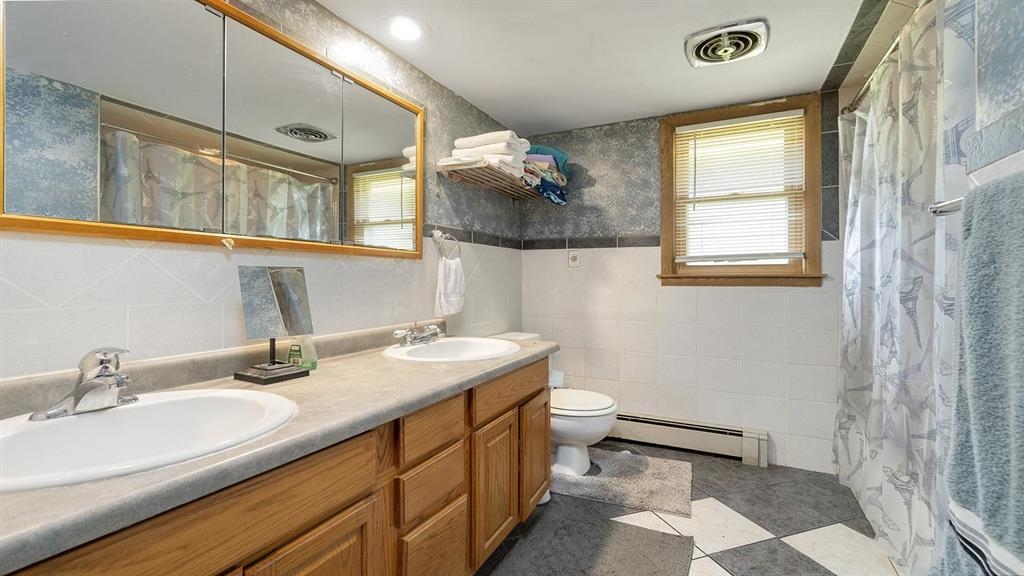 218 Rome Avenue Rockford, IL 61107 - Photo 14 of 44 Gallery Image 14