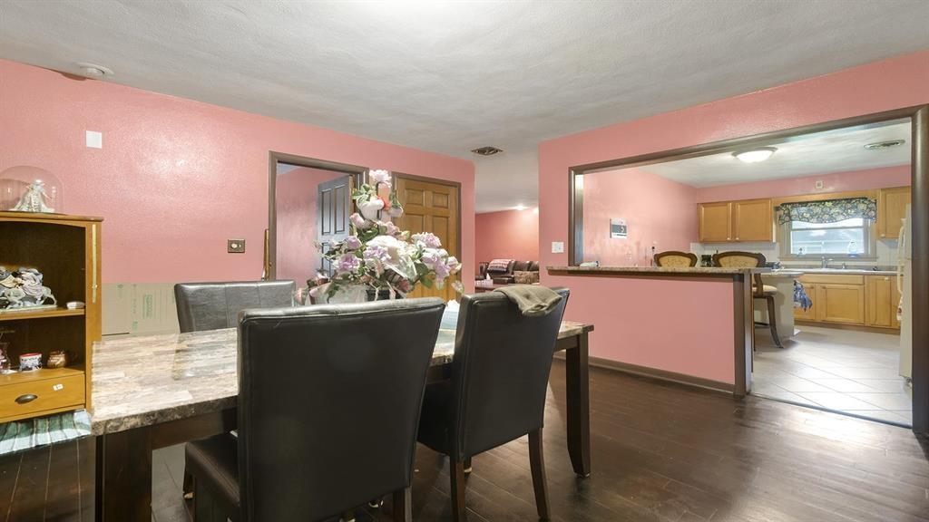 218 Rome Avenue Rockford, IL 61107 - Photo 5 of 44 Gallery Image 5