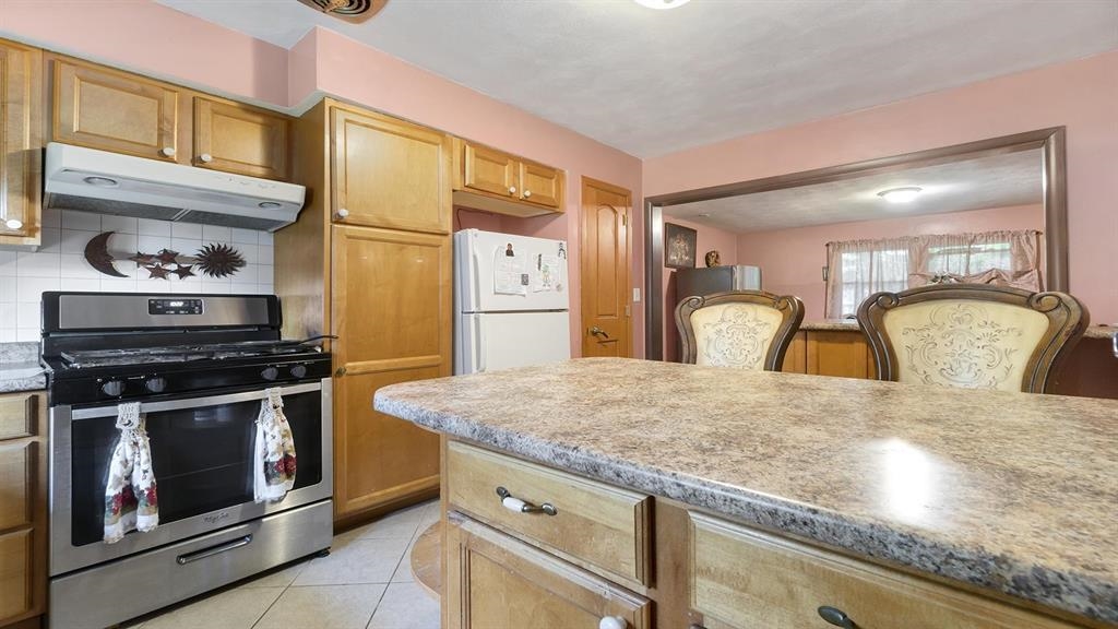 218 Rome Avenue Rockford, IL 61107 - Photo 9 of 44 Gallery Image 9