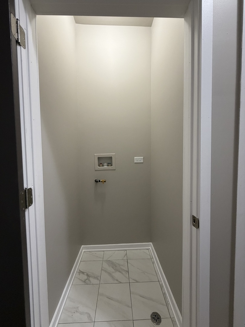 22 North Pulaski Road, Unit 1R Chicago, IL 60624 - Photo 13 of 22 a view of bathroom