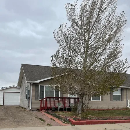 $164,900 | 919 Locust Street, Rawlins, WY 82301