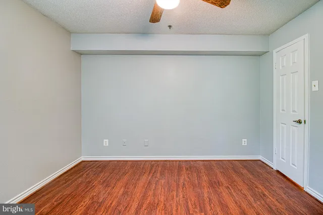 $1,925 | 1504 Lincoln Way, Unit 310, McLean, VA 22102