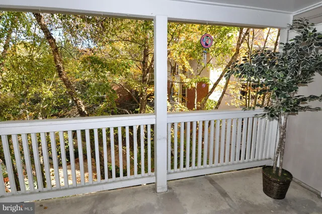 $1,925 | 1504 Lincoln Way, Unit 310, McLean, VA 22102