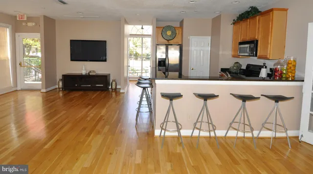 $1,925 | 1504 Lincoln Way, Unit 310, McLean, VA 22102