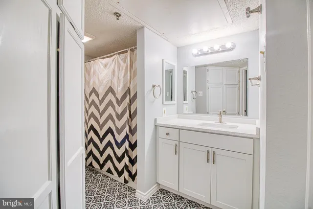 $1,925 | 1504 Lincoln Way, Unit 310, McLean, VA 22102