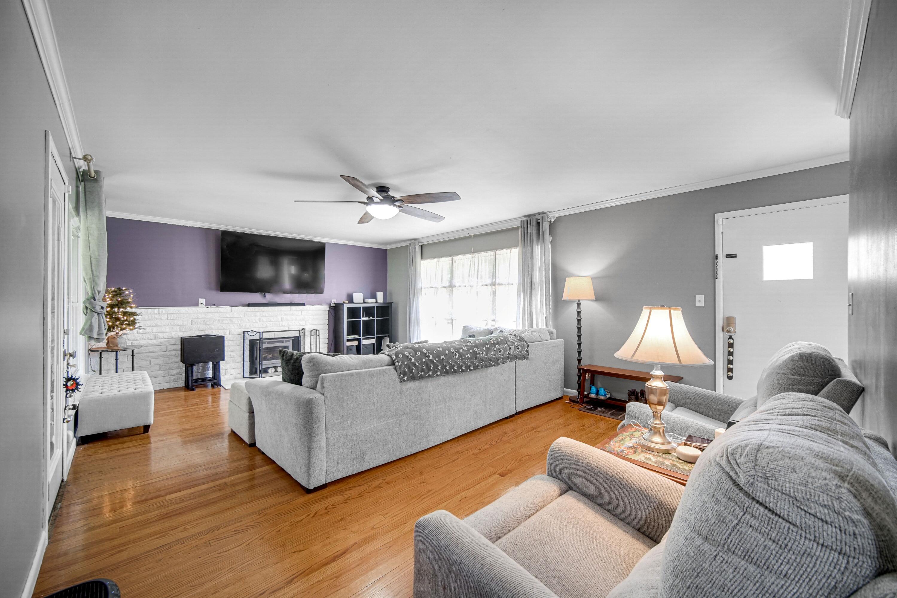 2375 Indian Boundary Road Chesterton, IN 46304 - Photo 2 of 22 3000x2000