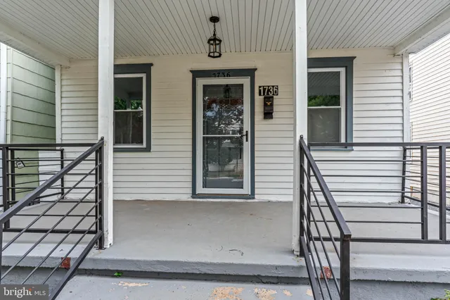 a view of a house with porch