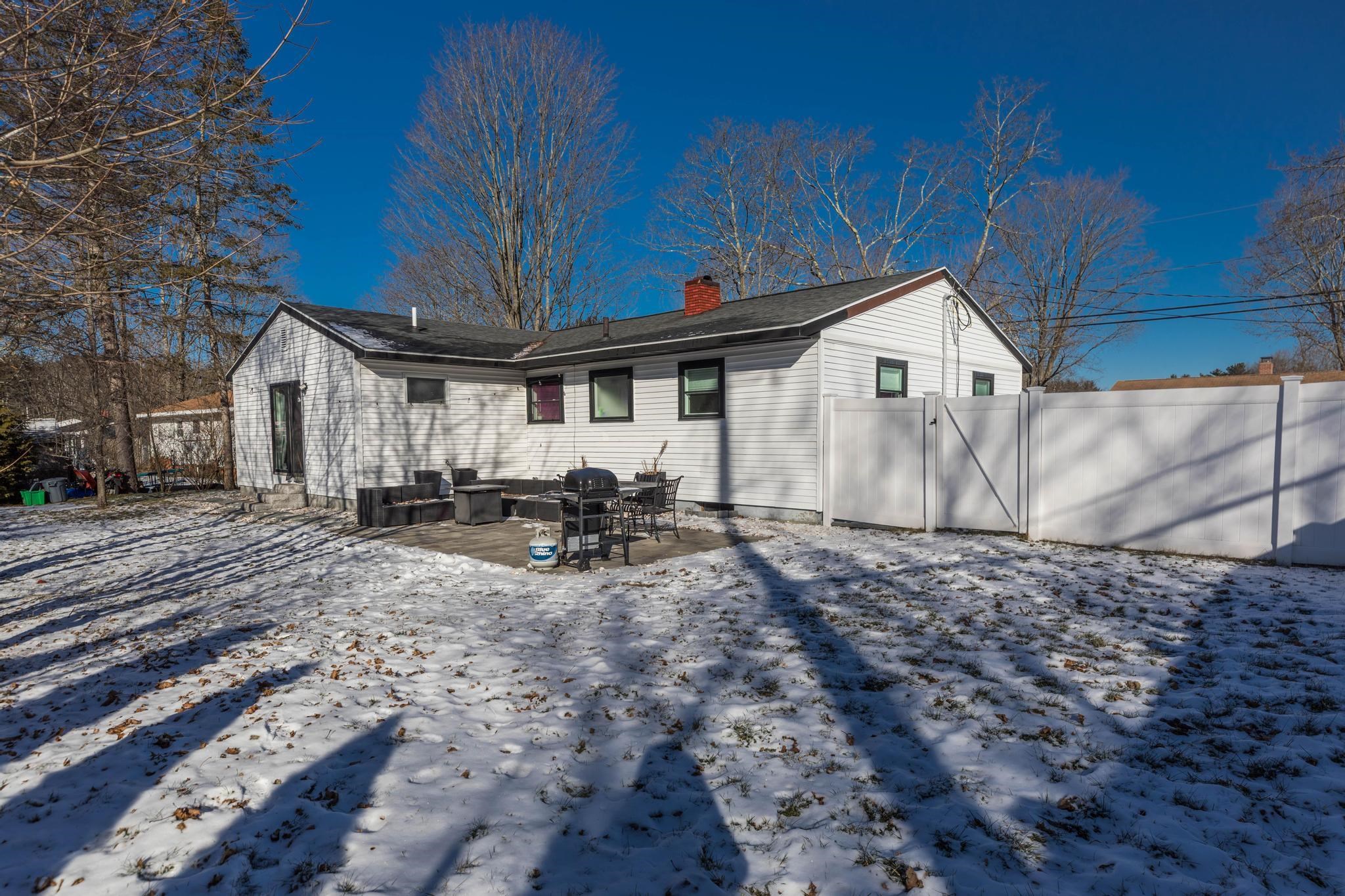 245 Ocean Road Portsmouth, NH 03801 - Photo 5 of 31