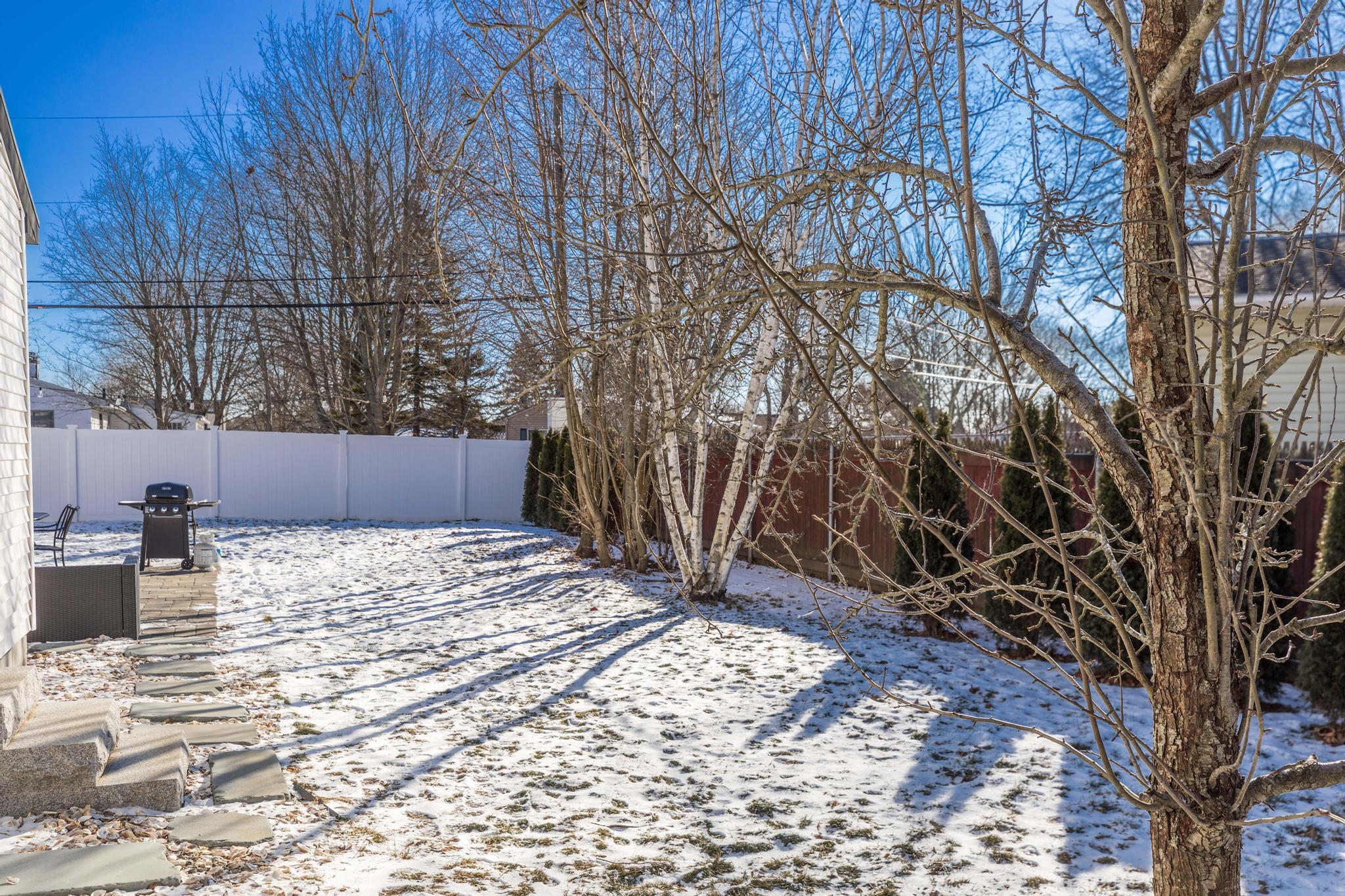 245 Ocean Road Portsmouth, NH 03801 - Photo 6 of 31