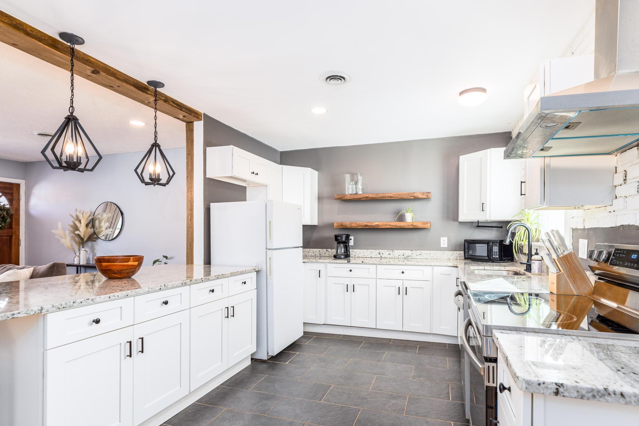 245 Ocean Road Portsmouth, NH 03801 - Photo 7 of 31