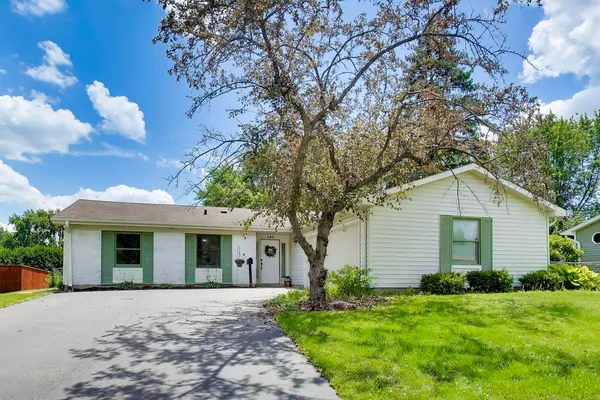 $3,000 | 545 Ramblewood Court, Lake Zurich, IL 60047