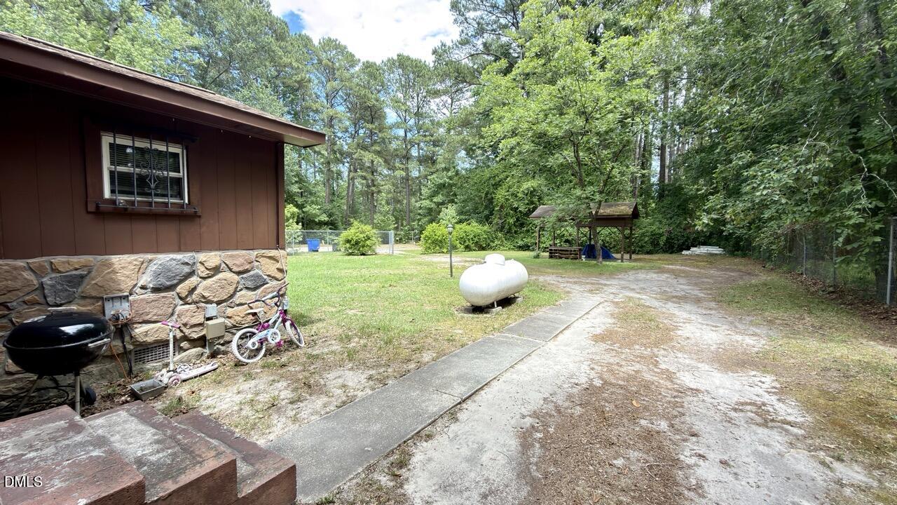 7014 Zepher Road Fayetteville, NC 28311 - Photo 5 of 31 IMG_7955 Large
