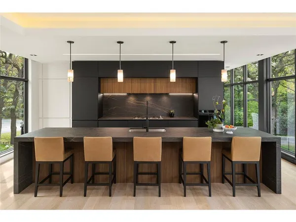 $2,160,000 | 4513 X Laguna Drive, Edina, MN 55435