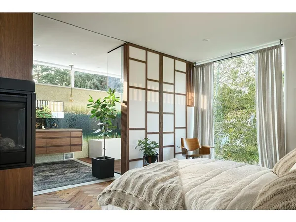 $2,160,000 | 4513 X Laguna Drive, Edina, MN 55435