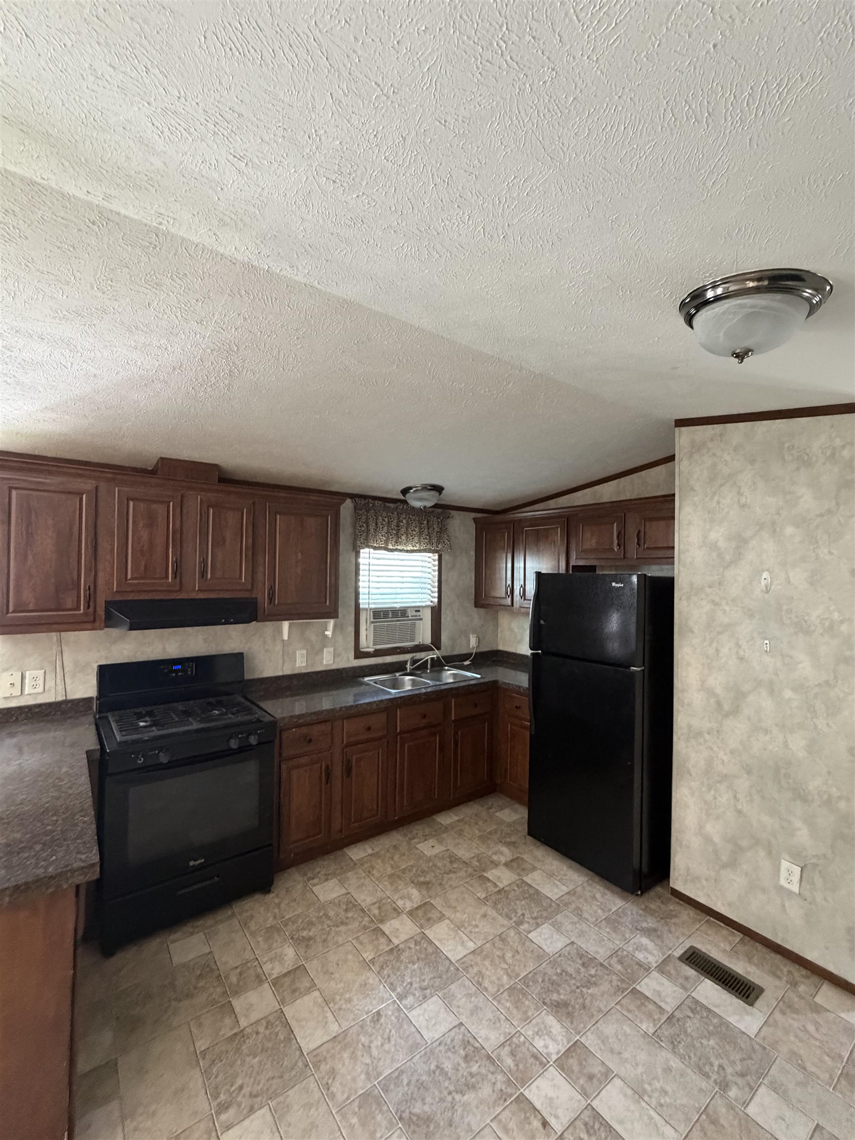 75 South Policy Street, Unit 51 Salem, NH 03079 - Photo 3 of 19