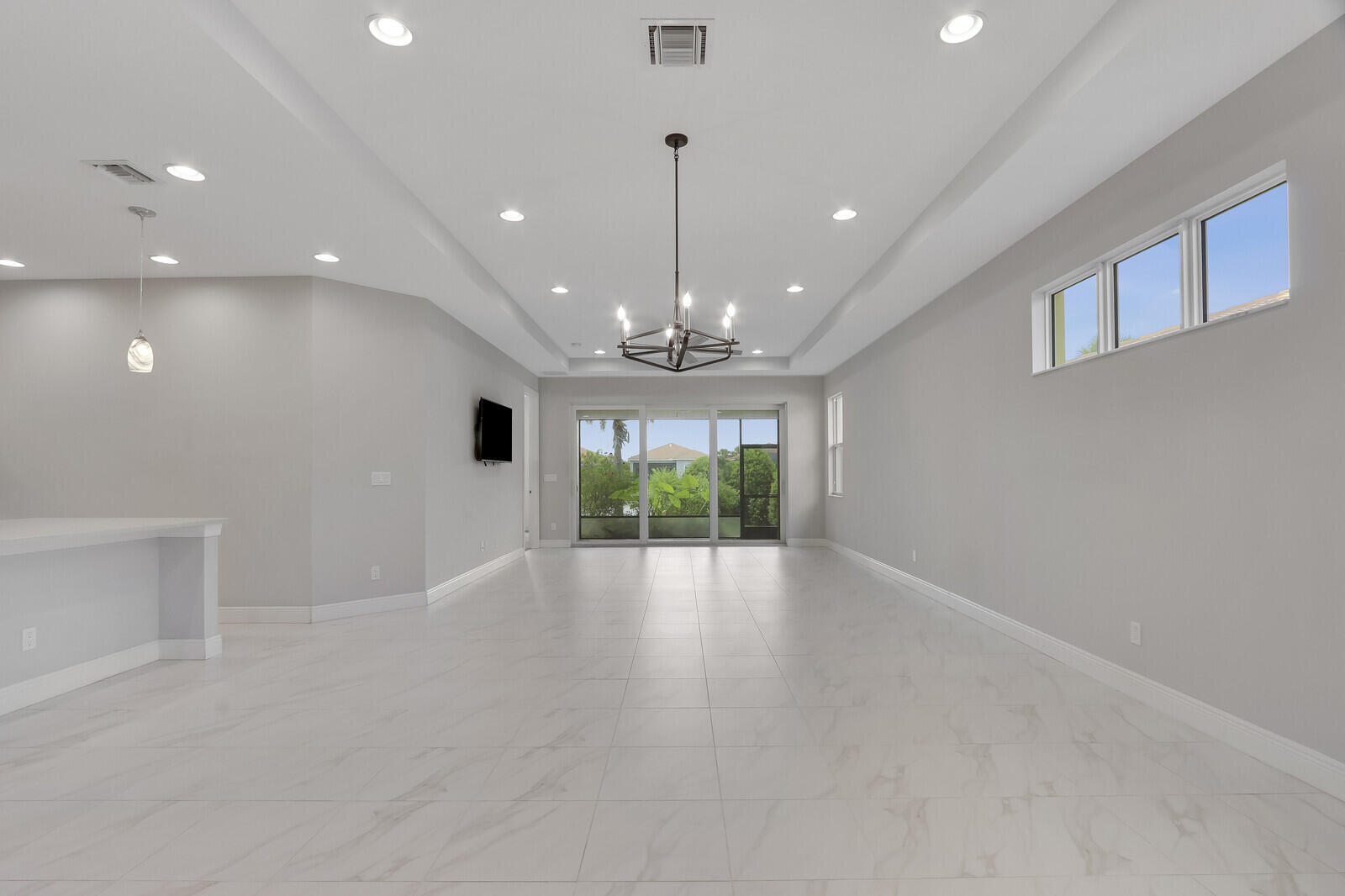 21026 Southwest Modena Way Port St. Lucie, FL 34986 - Photo 4 of 57 04_image_4_mls