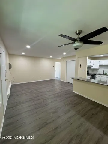 $2,075 | 136 Amberly Drive, Unit G, Manalapan, NJ 07726