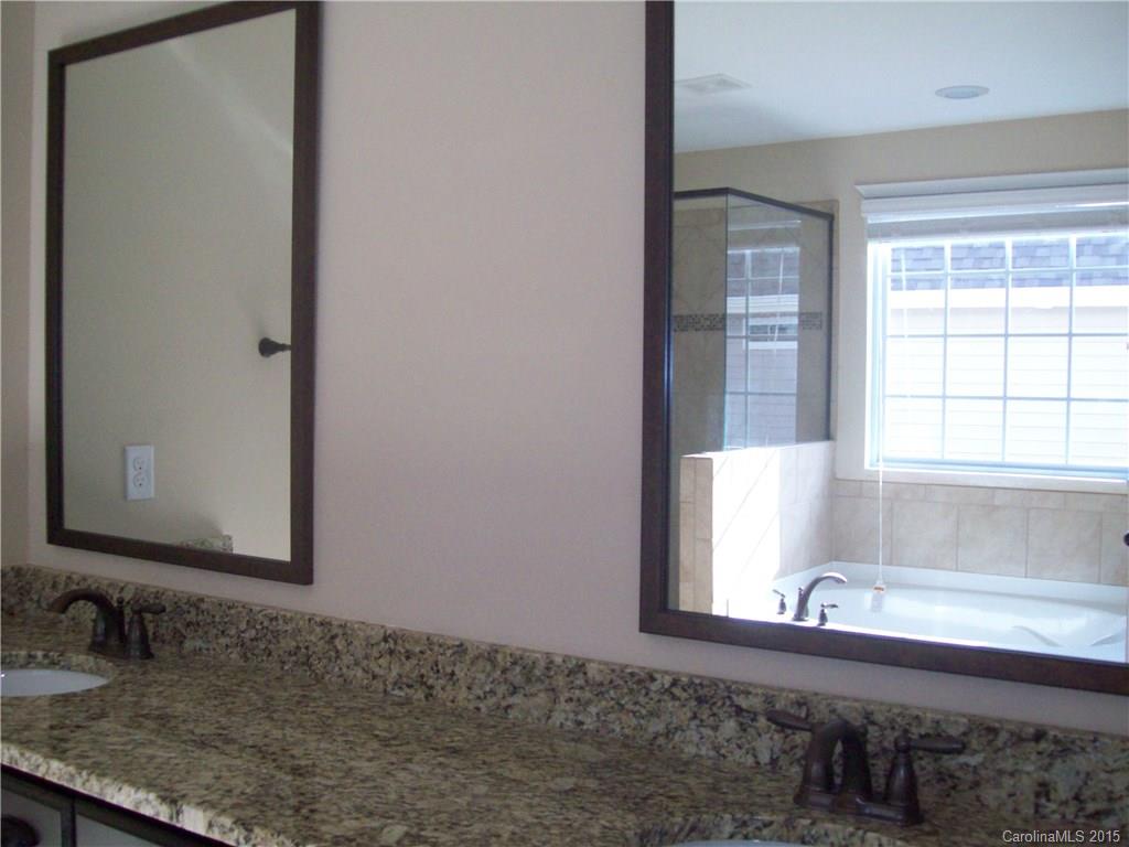 9200 Inverness Bay Road Charlotte, NC 28278 - Photo 21 of 23 Gallery Image 21