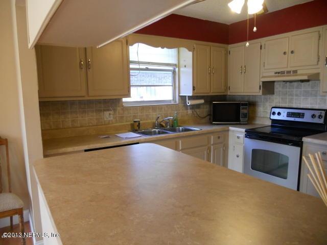 6262 Townsend Road Jacksonville, FL 32244 - Photo 16 of 34 kitchen with window