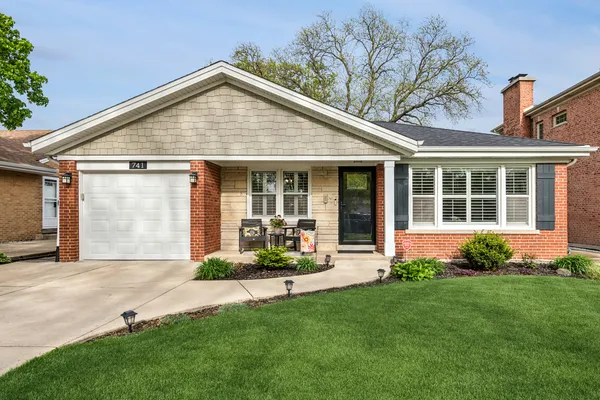 $650,000 | 741 North Lincoln Avenue, Park Ridge, IL 60068