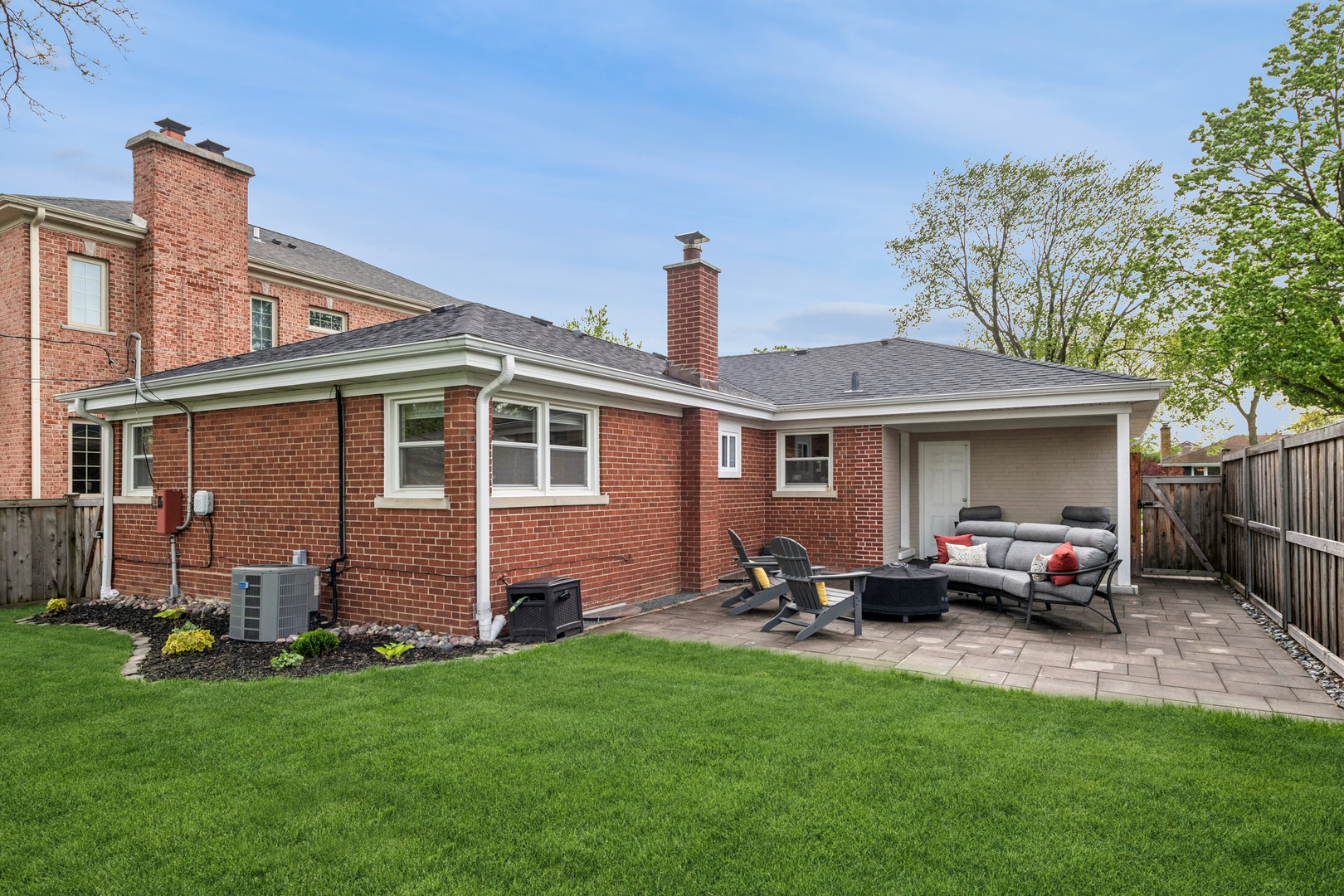 741 North Lincoln Avenue Park Ridge, IL 60068 - Photo 2 of 23
